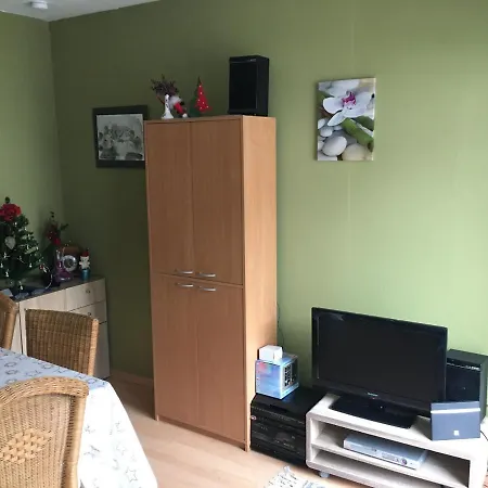Apartment Knus Met Zijdelings Zeezicht